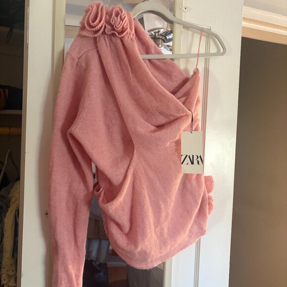 Zara Tops - Floral Knit Top